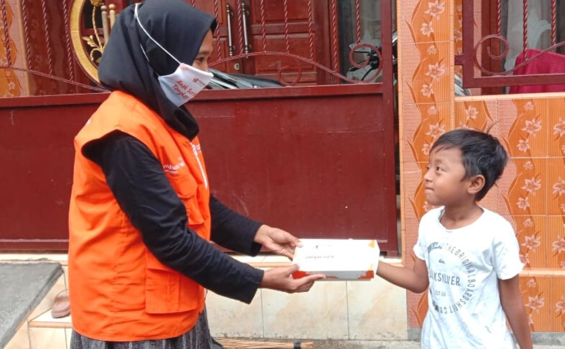 Bagikan Sarapan Gratis, Proyek GROW Dukung Gizi Anak Terdampak Covid-19 