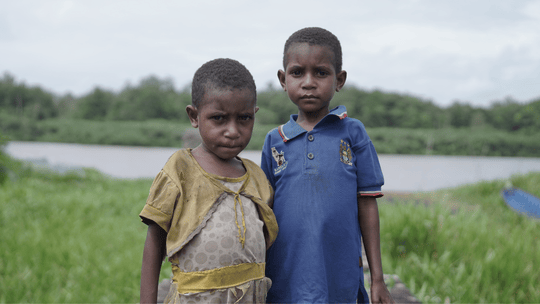 5 Ways to Teach Children Humanitarian Values Through Online Donations